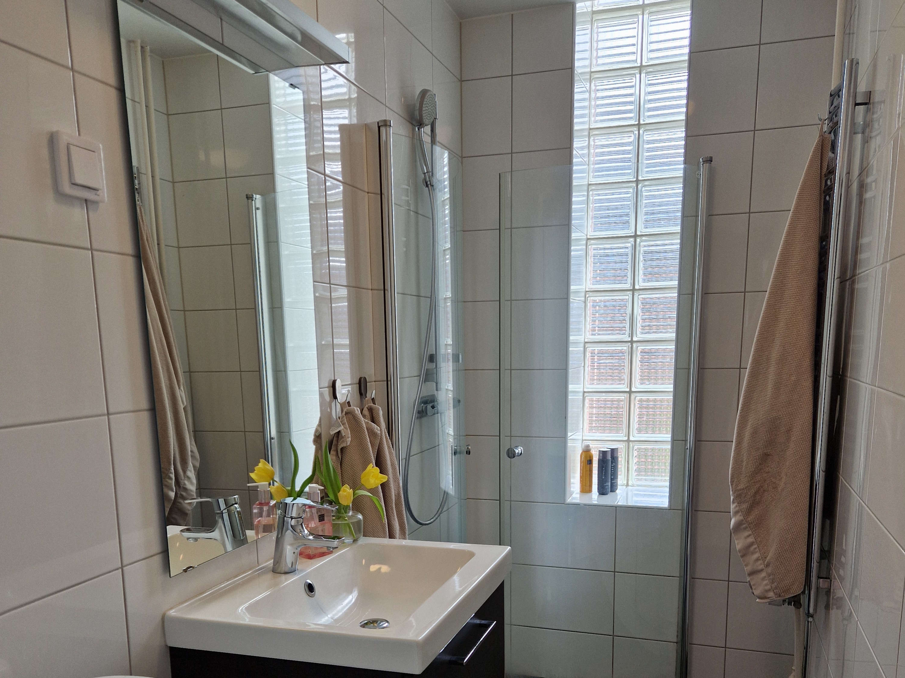 Badrum i modern tvåa på Vattugatan 4 i Halmstad
